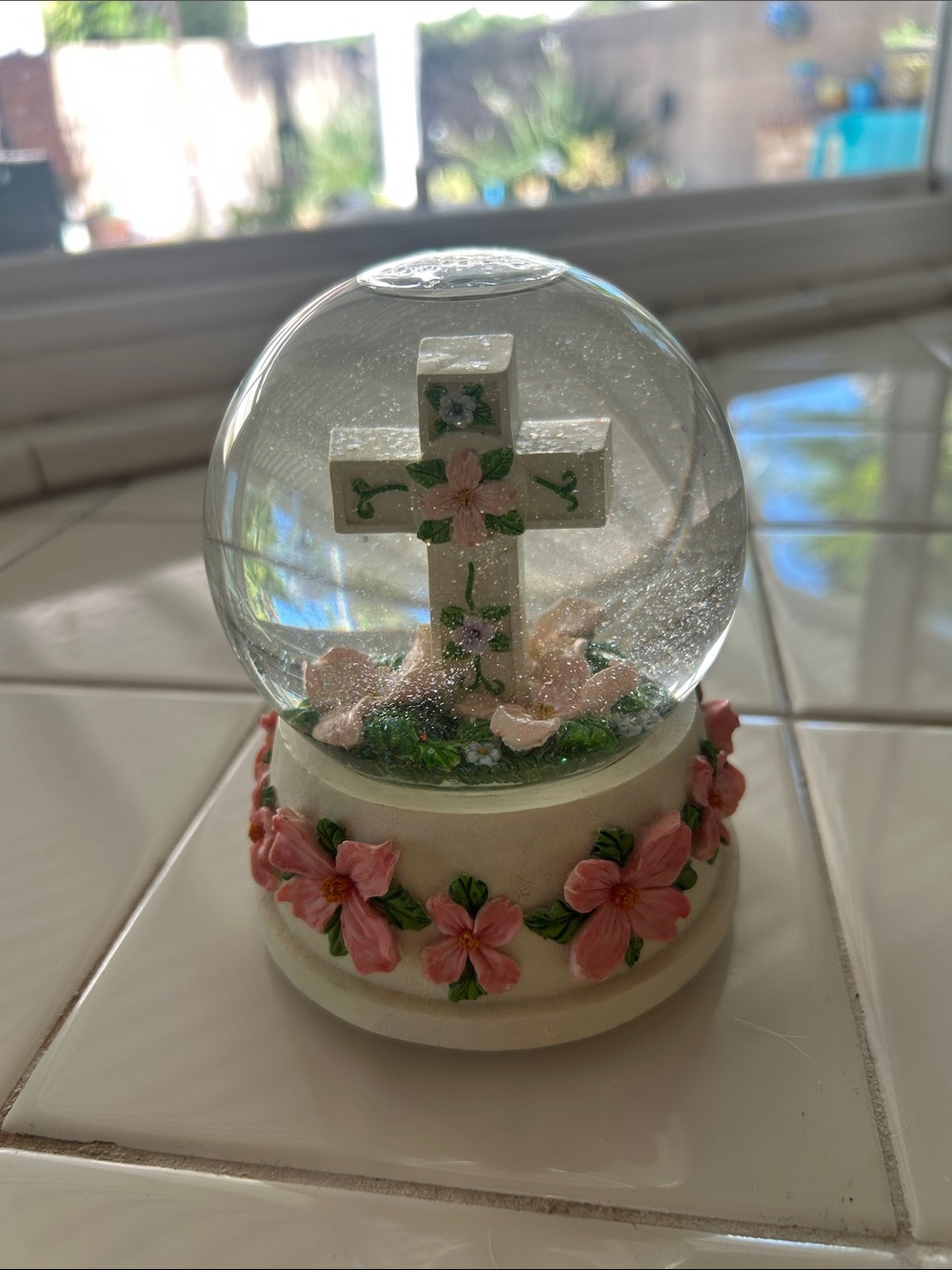 🎶 Musical Globe How Great Thou are